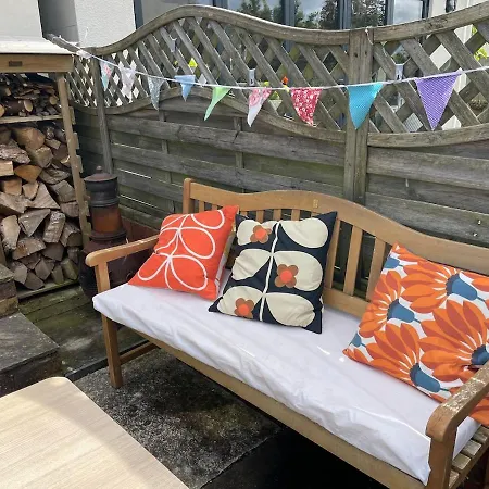 Beautifully Renovated 5 Bedroom House With Garden Bristol