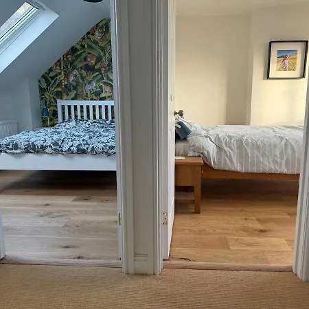 Дом отдыха Beautifully Renovated 5 Bedroom House With Garden Бристоль